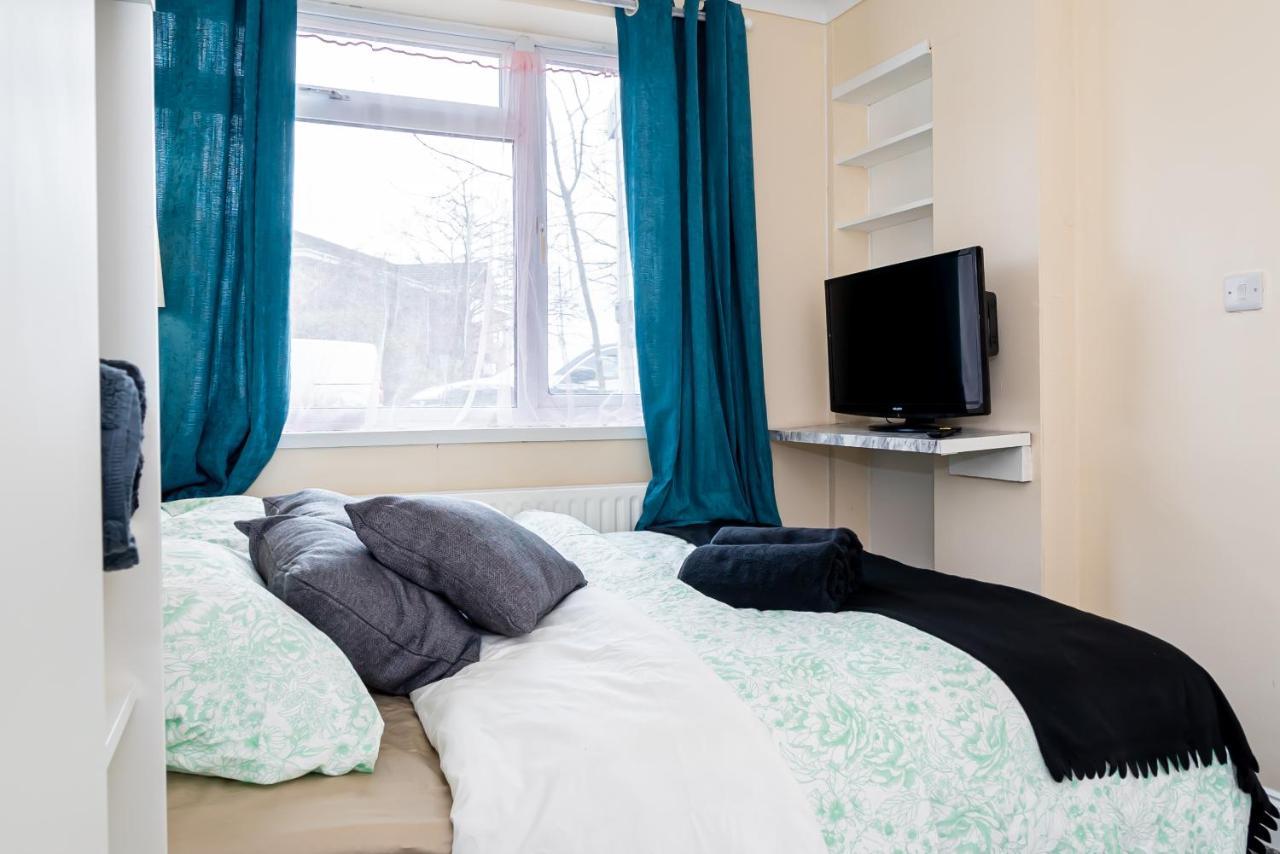 Shirley House 3, Guest House, Self Catering, Self Check In With Smart Locks, Use Of Fully Equipped Kitchen, Close To City Centre, Ideal For Longer Stays, Walking Distance To Bat, 20 Min Drive To Fawley Refinery, Excellent Transport Links Southampton Bagian luar foto