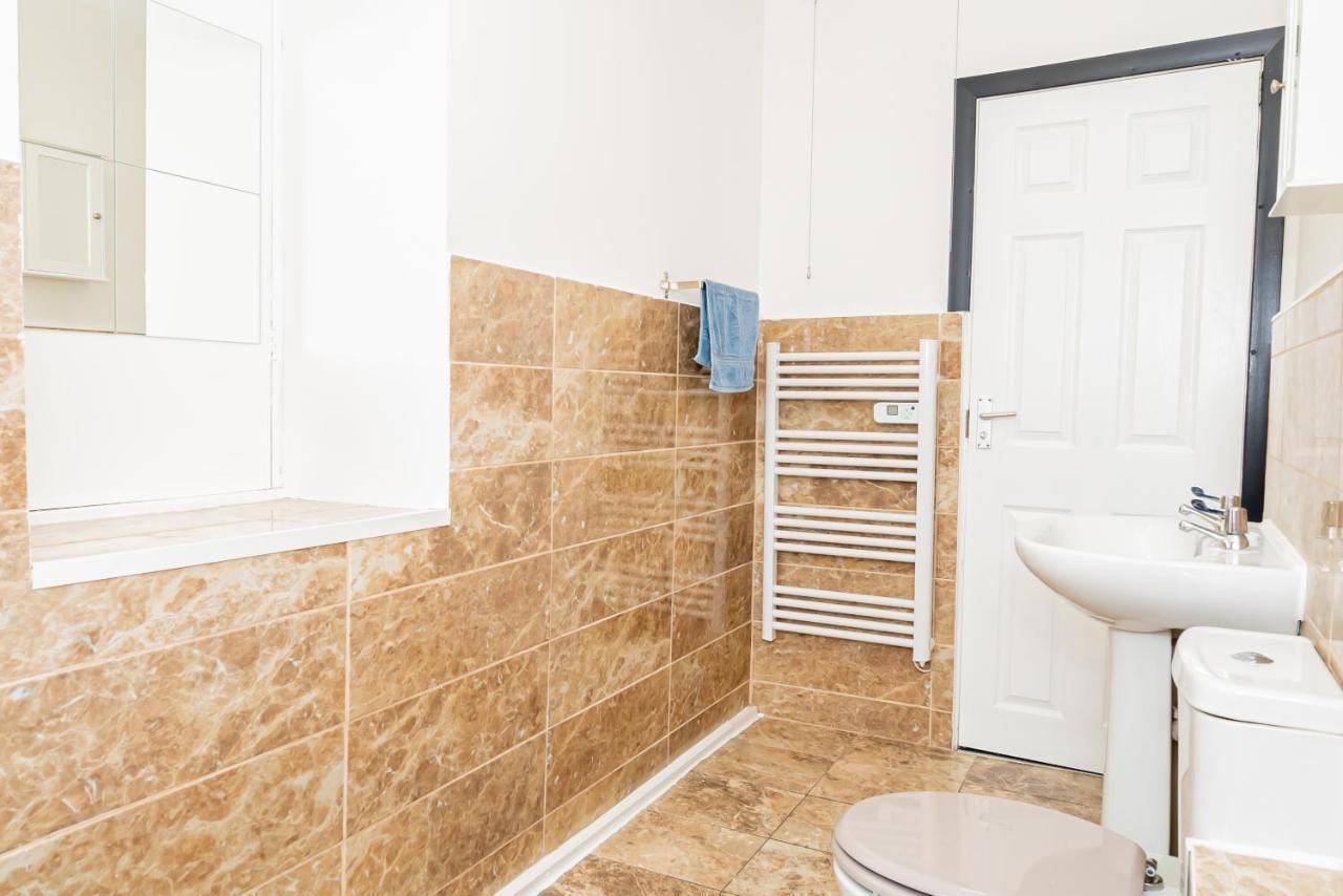 Shirley House 3, Guest House, Self Catering, Self Check In With Smart Locks, Use Of Fully Equipped Kitchen, Close To City Centre, Ideal For Longer Stays, Walking Distance To Bat, 20 Min Drive To Fawley Refinery, Excellent Transport Links Southampton Bagian luar foto
