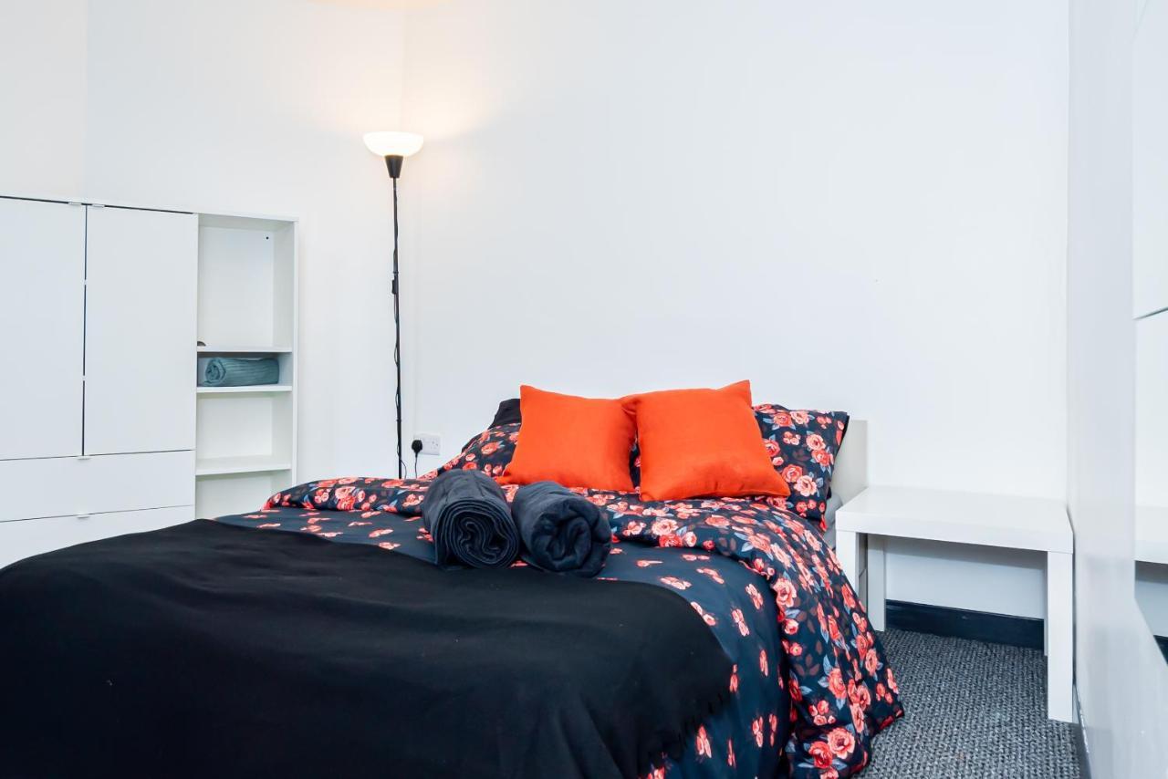 Shirley House 3, Guest House, Self Catering, Self Check In With Smart Locks, Use Of Fully Equipped Kitchen, Close To City Centre, Ideal For Longer Stays, Walking Distance To Bat, 20 Min Drive To Fawley Refinery, Excellent Transport Links Southampton Bagian luar foto