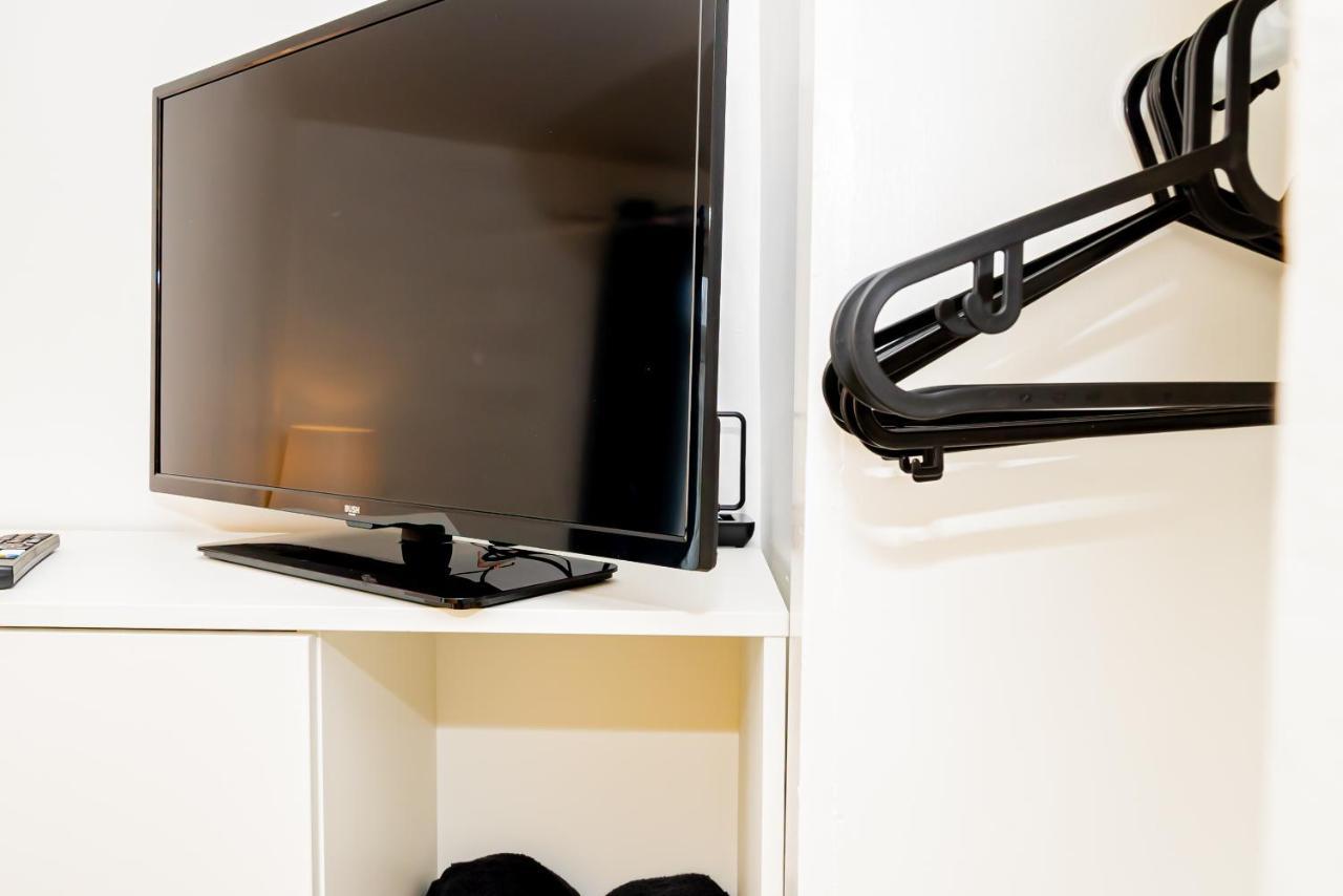 Shirley House 3, Guest House, Self Catering, Self Check In With Smart Locks, Use Of Fully Equipped Kitchen, Close To City Centre, Ideal For Longer Stays, Walking Distance To Bat, 20 Min Drive To Fawley Refinery, Excellent Transport Links Southampton Bagian luar foto
