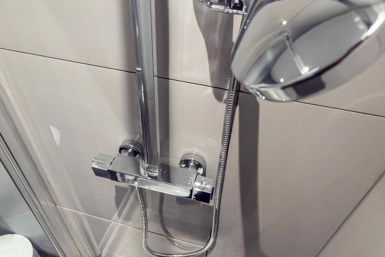 Shirley House 3, Guest House, Self Catering, Self Check In With Smart Locks, Use Of Fully Equipped Kitchen, Close To City Centre, Ideal For Longer Stays, Walking Distance To Bat, 20 Min Drive To Fawley Refinery, Excellent Transport Links Southampton Bagian luar foto