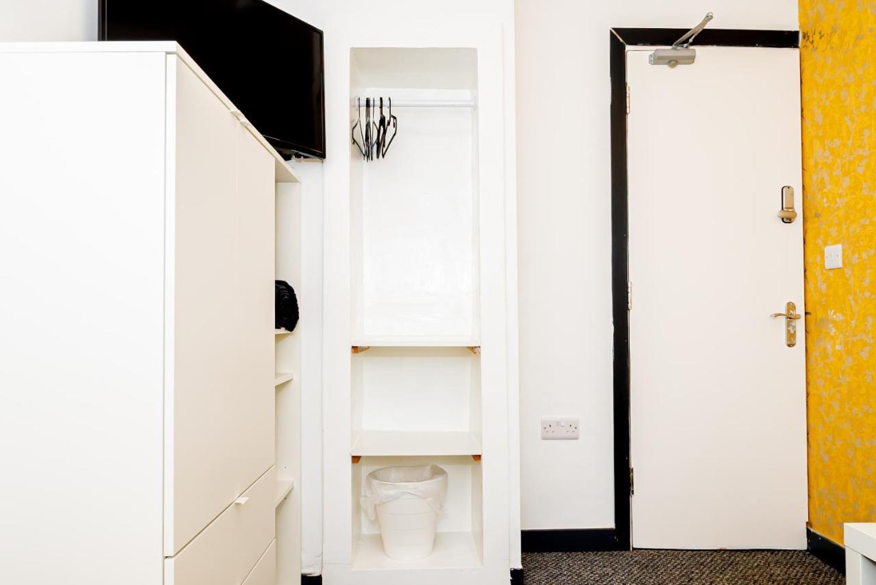 Shirley House 3, Guest House, Self Catering, Self Check In With Smart Locks, Use Of Fully Equipped Kitchen, Close To City Centre, Ideal For Longer Stays, Walking Distance To Bat, 20 Min Drive To Fawley Refinery, Excellent Transport Links Southampton Bagian luar foto