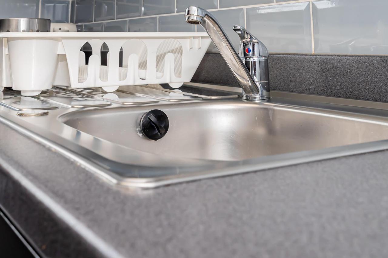 Shirley House 3, Guest House, Self Catering, Self Check In With Smart Locks, Use Of Fully Equipped Kitchen, Close To City Centre, Ideal For Longer Stays, Walking Distance To Bat, 20 Min Drive To Fawley Refinery, Excellent Transport Links Southampton Bagian luar foto