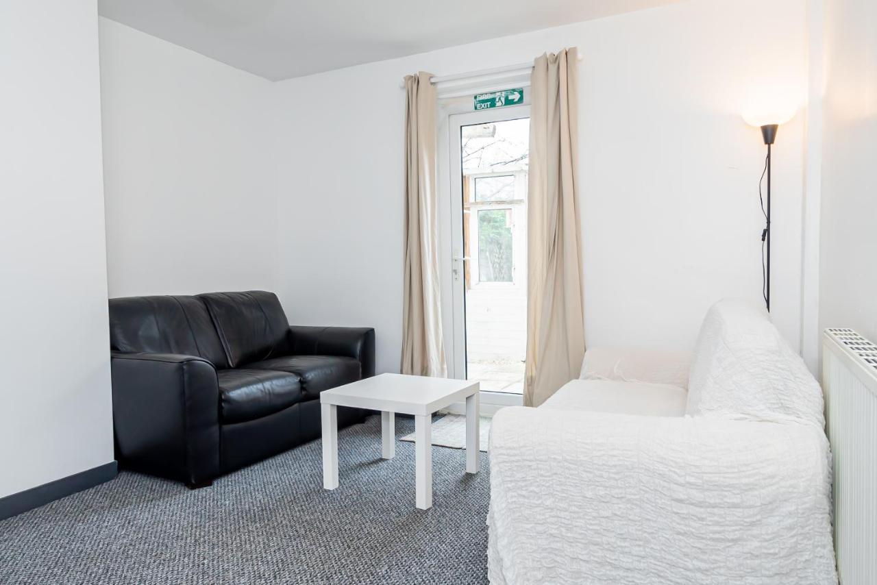 Shirley House 3, Guest House, Self Catering, Self Check In With Smart Locks, Use Of Fully Equipped Kitchen, Close To City Centre, Ideal For Longer Stays, Walking Distance To Bat, 20 Min Drive To Fawley Refinery, Excellent Transport Links Southampton Bagian luar foto