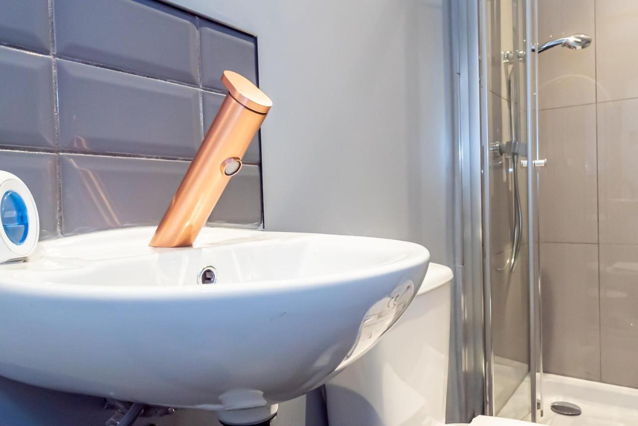 Shirley House 3, Guest House, Self Catering, Self Check In With Smart Locks, Use Of Fully Equipped Kitchen, Close To City Centre, Ideal For Longer Stays, Walking Distance To Bat, 20 Min Drive To Fawley Refinery, Excellent Transport Links Southampton Bagian luar foto