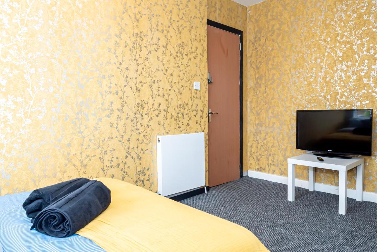 Shirley House 3, Guest House, Self Catering, Self Check In With Smart Locks, Use Of Fully Equipped Kitchen, Close To City Centre, Ideal For Longer Stays, Walking Distance To Bat, 20 Min Drive To Fawley Refinery, Excellent Transport Links Southampton Bagian luar foto