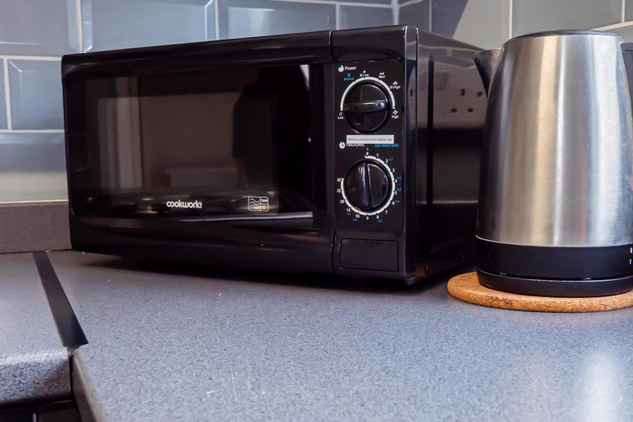 Shirley House 3, Guest House, Self Catering, Self Check In With Smart Locks, Use Of Fully Equipped Kitchen, Close To City Centre, Ideal For Longer Stays, Walking Distance To Bat, 20 Min Drive To Fawley Refinery, Excellent Transport Links Southampton Bagian luar foto